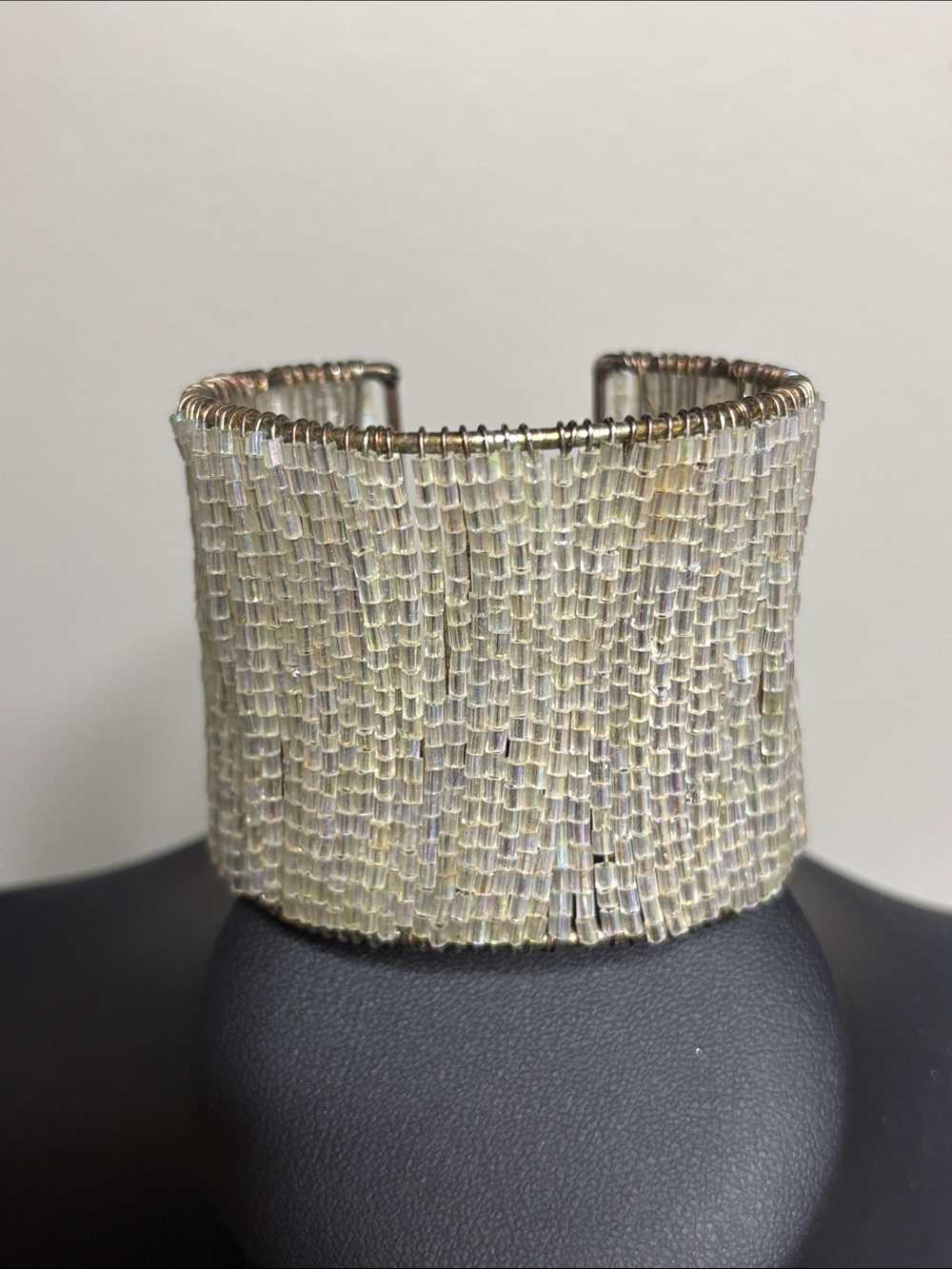 Vintage Iridescent Cream Glass Seed Bead Cuff Bracelet Glamorous - Picture 2 of 7